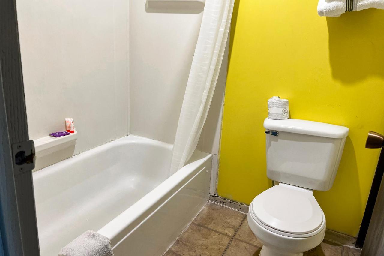 Oyo Hotel Colby, Ks Zewnętrze zdjęcie