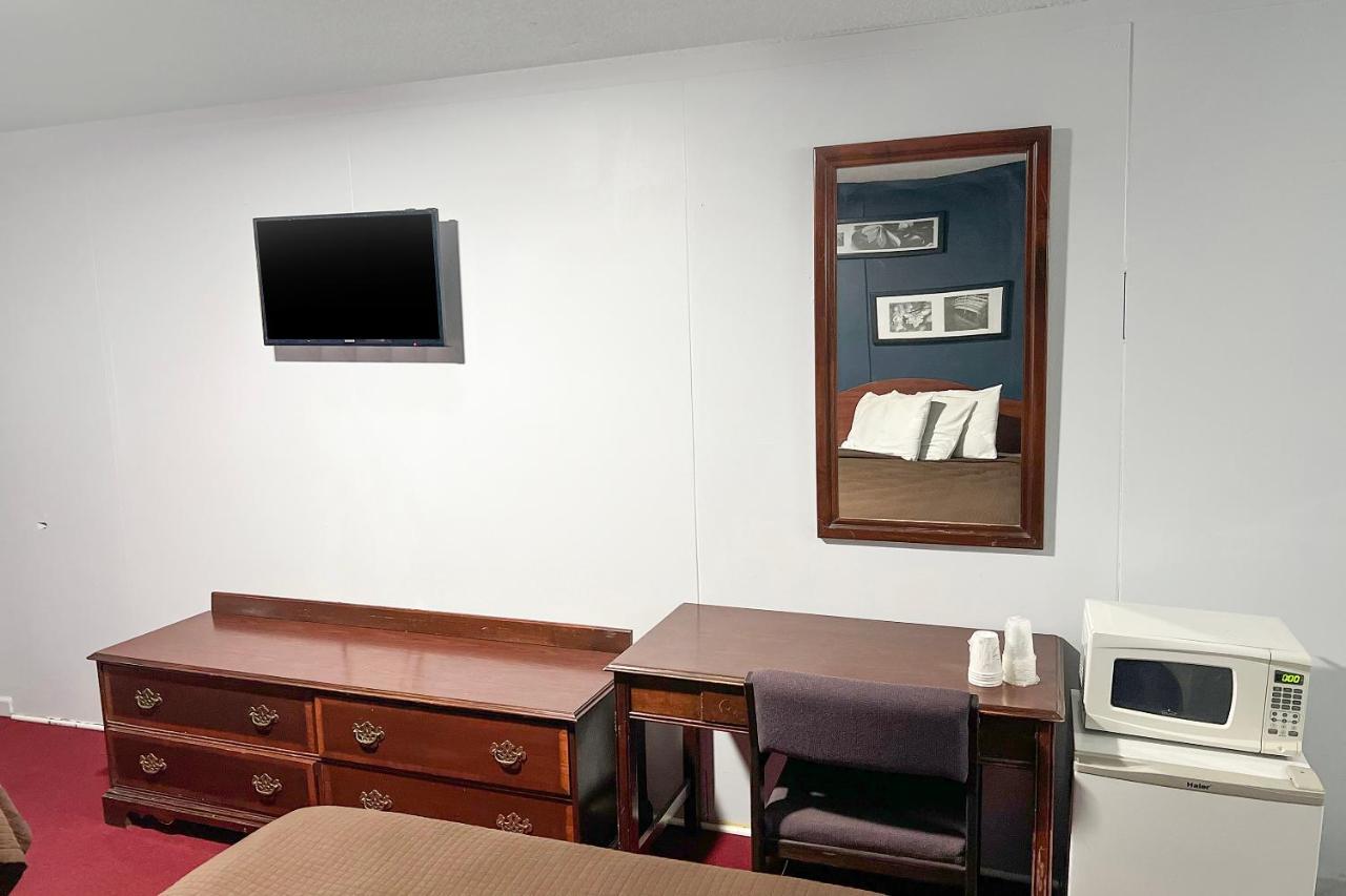 Oyo Hotel Colby, Ks Zewnętrze zdjęcie