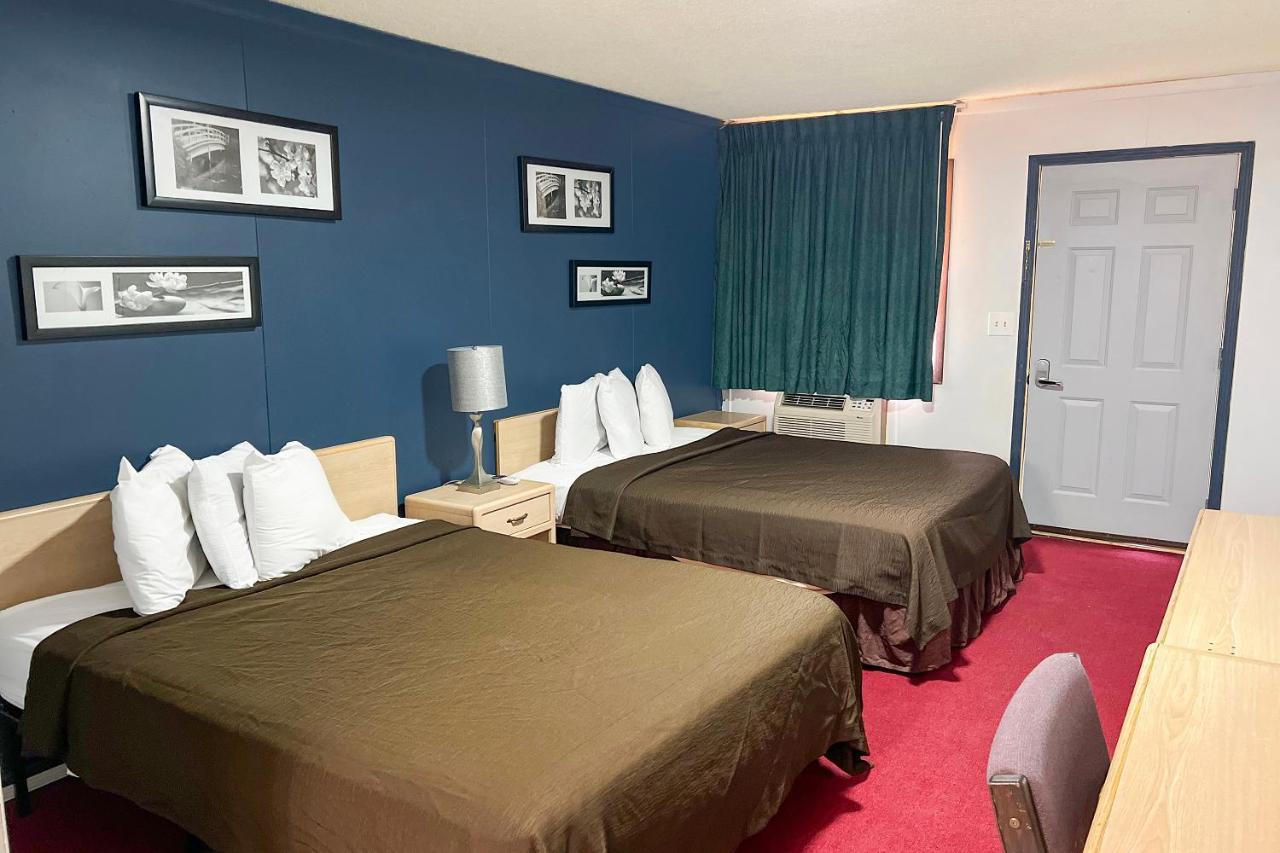 Oyo Hotel Colby, Ks Zewnętrze zdjęcie